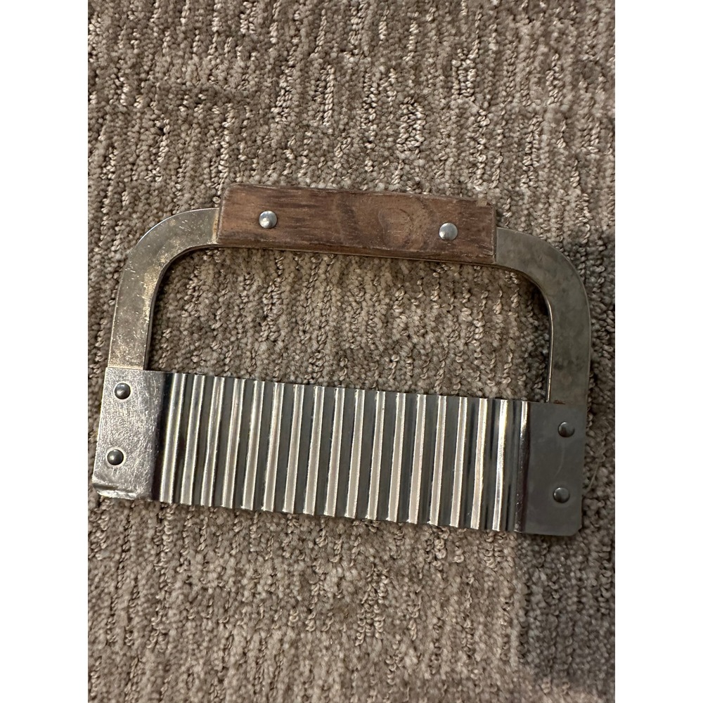 Vintage Crinkle Cutter Wavy Blade Vegetable Slicer Wood Handle Stainless Steel